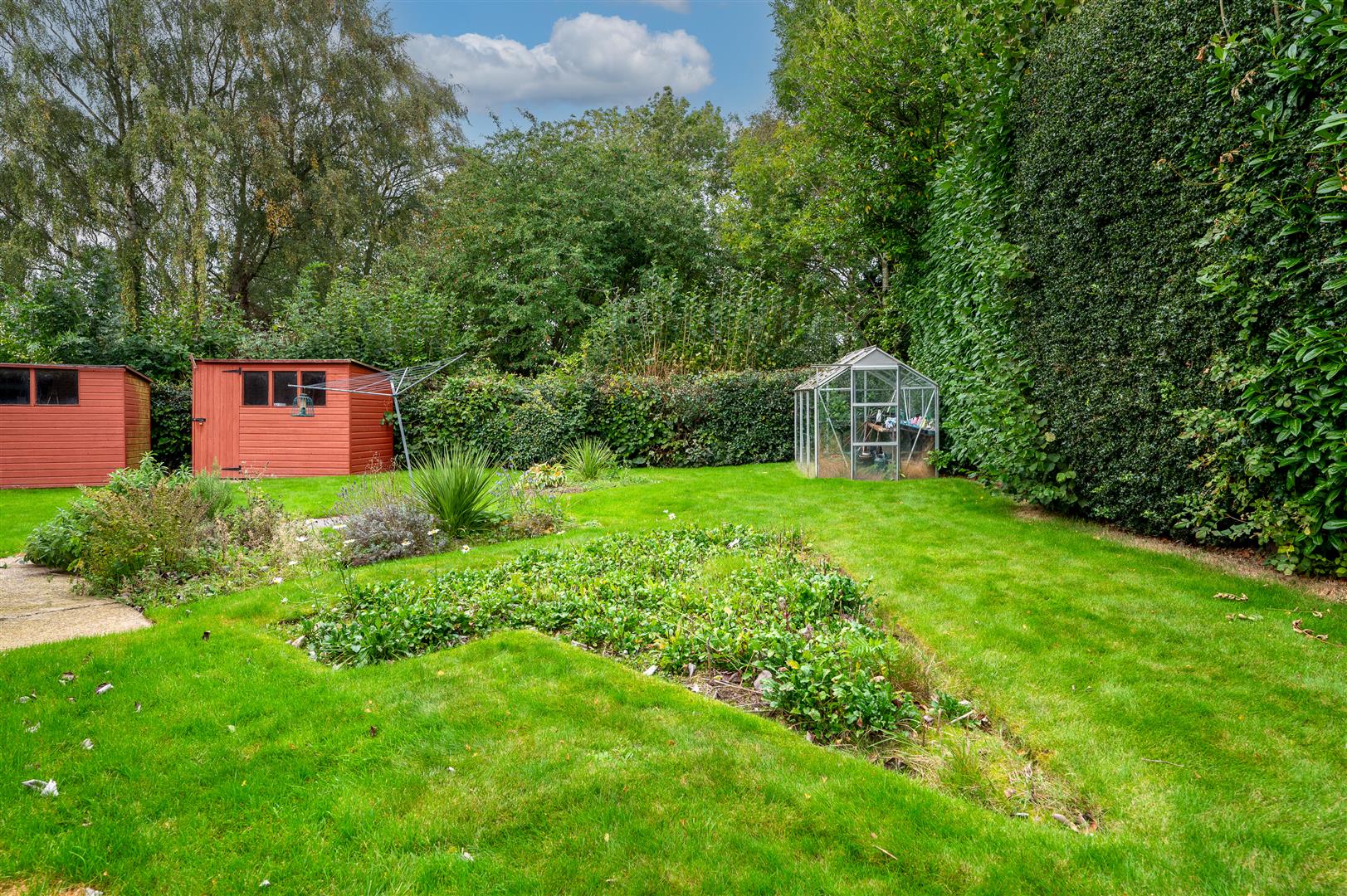 2 Stonehouse Drive, Oswestry, SY11 4HZ For Sale
